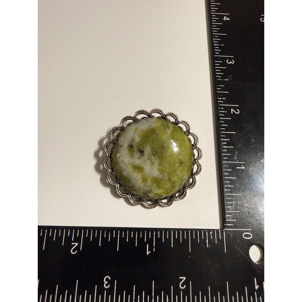 Vintage Round Green White Stone Scalloped‎ Filigree Silver Tone Brooch Pin 1.5"